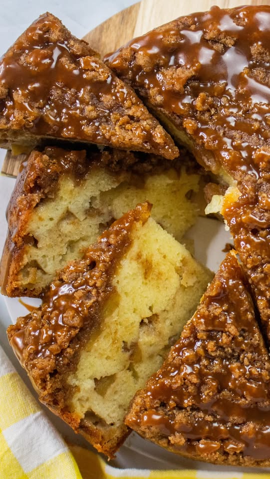 Caramel Apple Cinnamon Coffee Cake